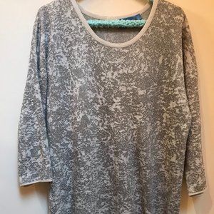 Simply Vera Vera Wang Textured Gray/Cream Scoop Neck Sweater, Sparkly